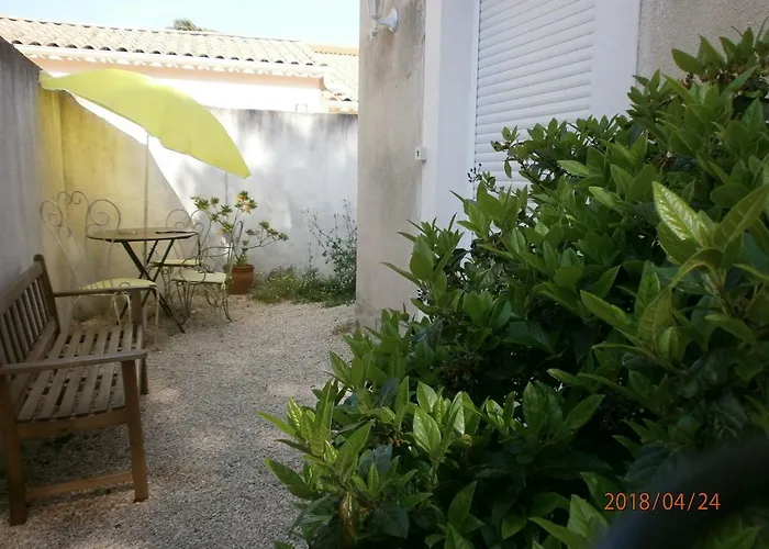 Studio Equipe Avec Jardin+Parking A La Plage...