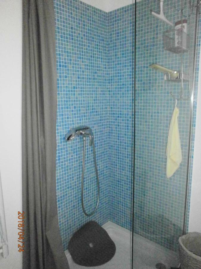 Apartment Equipe Avec Jardin+parking A La Plage... *